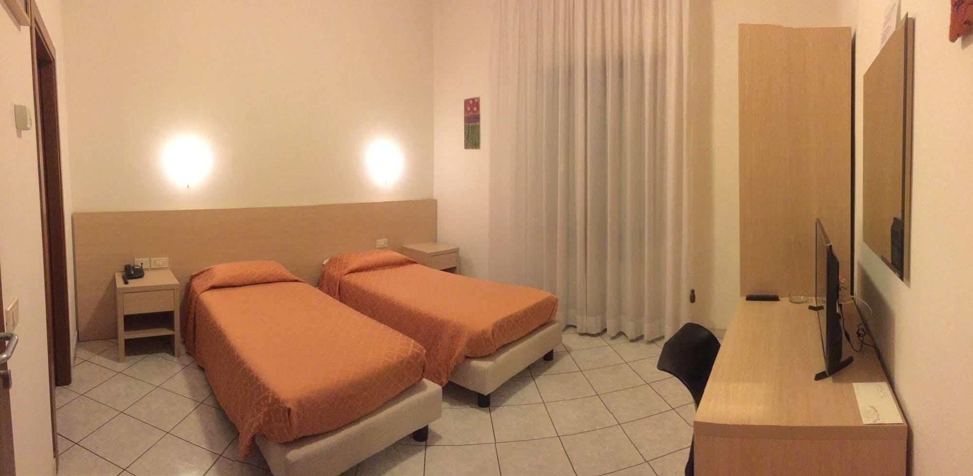 Albergo La Posta Arezzo Badia Al Pino Exterior photo